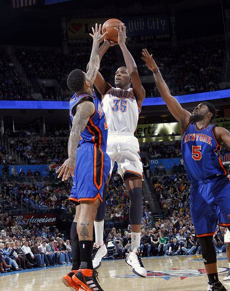 对年轻前锋 对年轻前锋