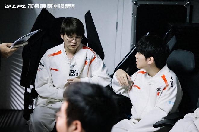 全国第十二届残疾人运动会:辽宁选手刘爽赛艇赛场连夺两金