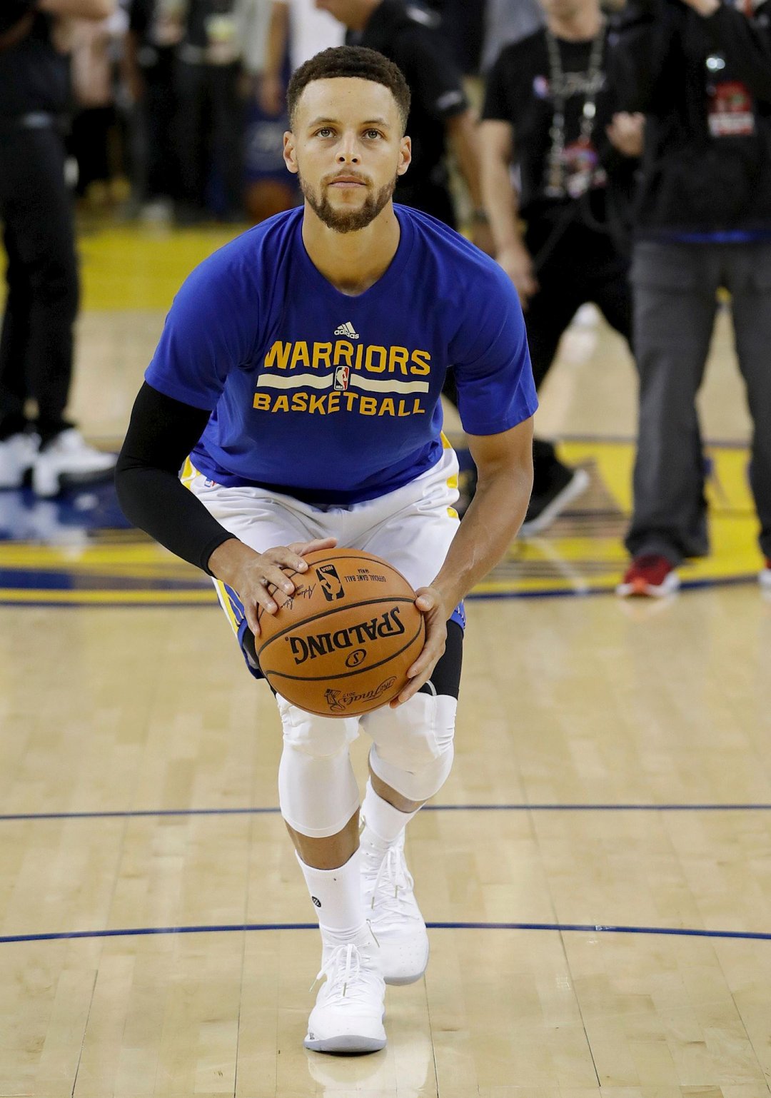 进攻端通过 进攻端通过